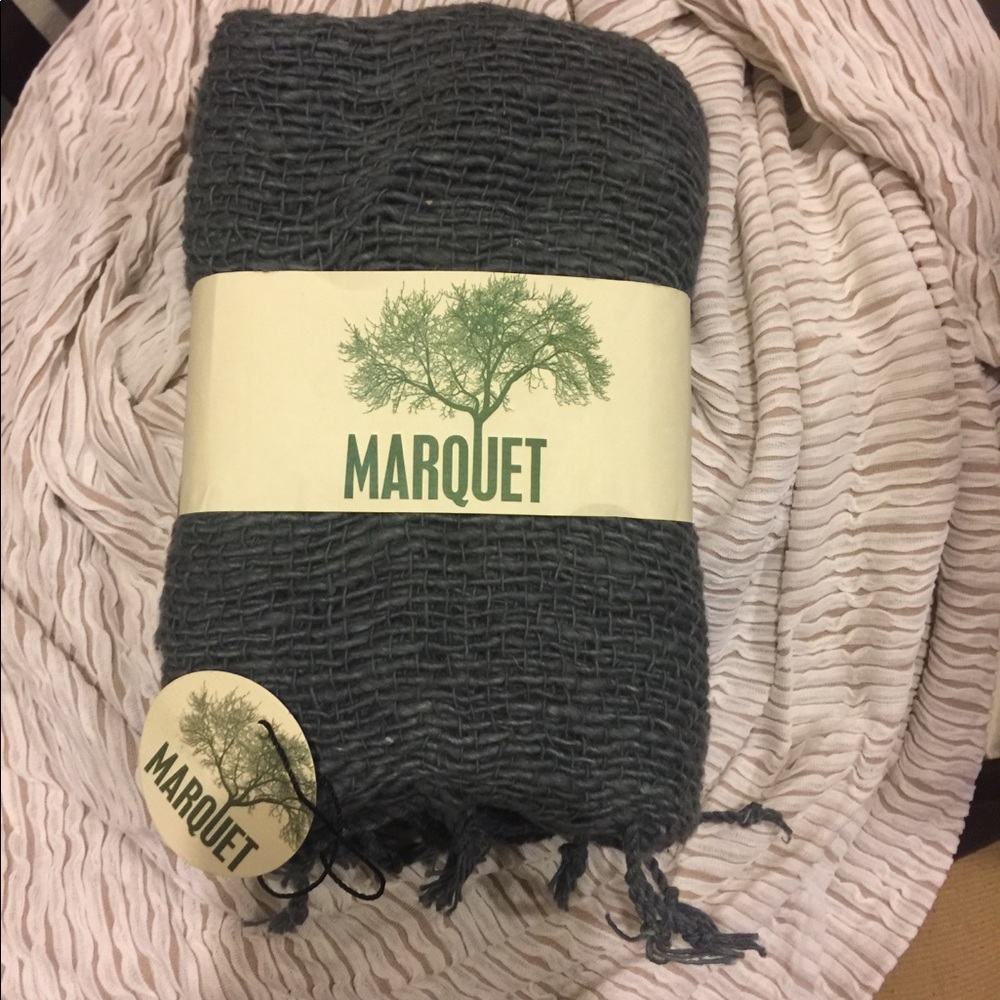 Marquet Woven Wrap NWT’s