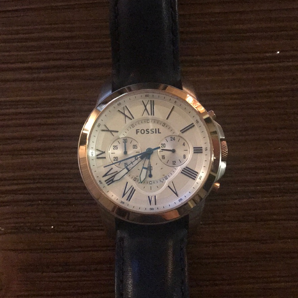 Men’s fossil two toned Grant watch. Blue band