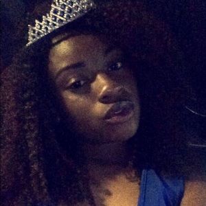 Meet your Posher, Brooke