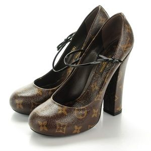 LOUIS VUITTON Patent Monogram Fetish Vanity Pumps