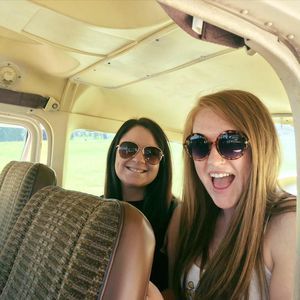 Meet your Posher, Caitlin