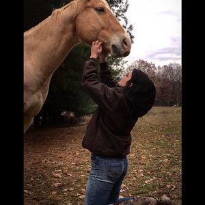 Meet your Posher, Caitlin