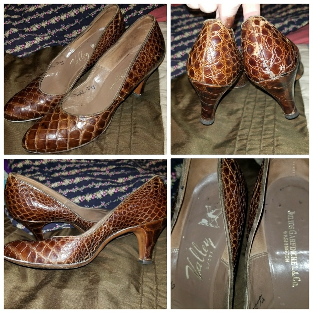 Authentic 1940s snakeskin type design pumps