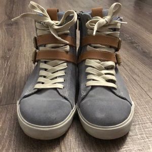 High-top Timberlands