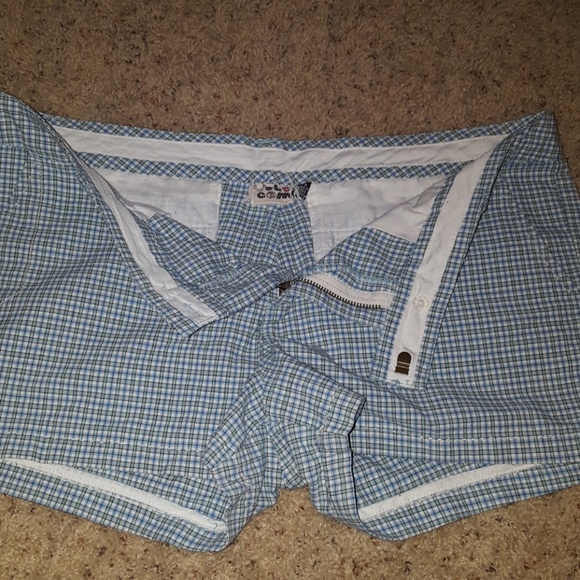 Shorts - Picture 3 of 3