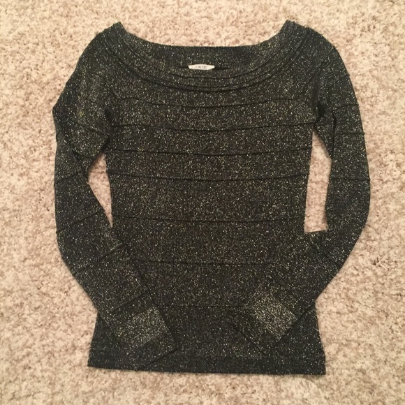 Cache. Black and silver top. - Picture 2 of 6