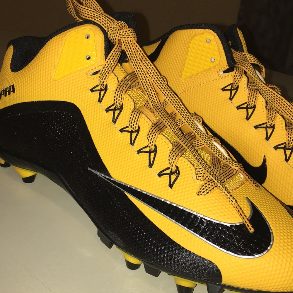 Nike Alpha Pro 2 3/4 TD molded football cleats