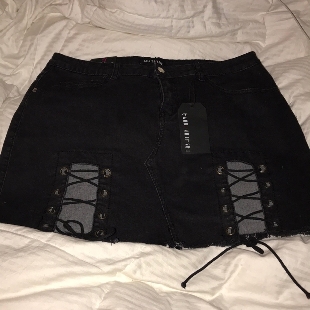 Fashion nova skirt