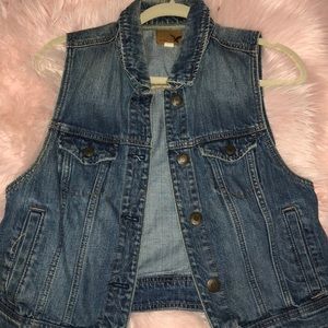 American Eagle Jean Vest