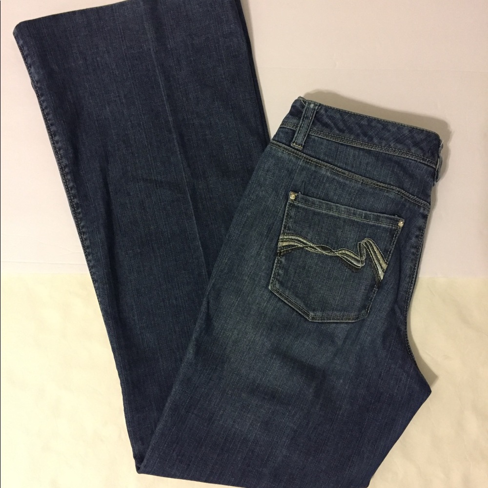 White House Black Market "Blanc" Jeans (B19)
