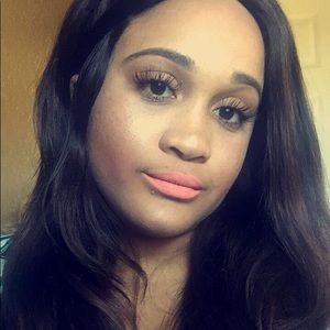 Meet your Posher, Adrianna