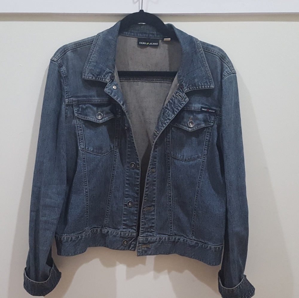 Classic DKNY denim jacket boxy fit