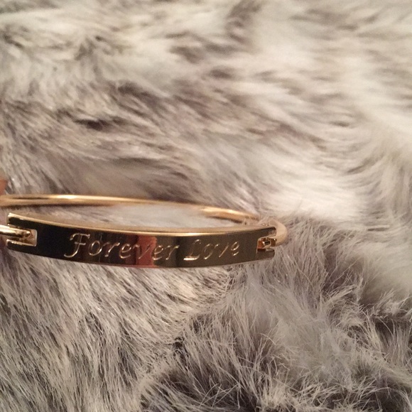 Forever love gold bangle bracelet - Picture 2 of 3