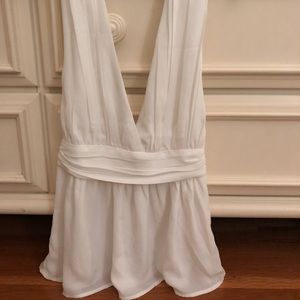 Low-cut white tank top LULU’S