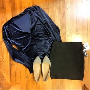 ⬇️⬇️💁🏻‍♀️Talbots Navy Blue Velour Faux Wrap