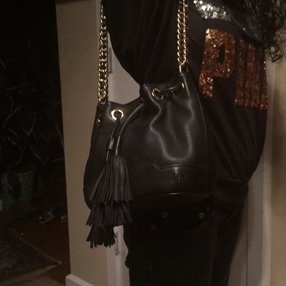 Rebecca Minkoff Handbags - NWT leather RM Lexi Bucket bag
