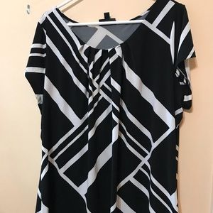 Worthington black and white top