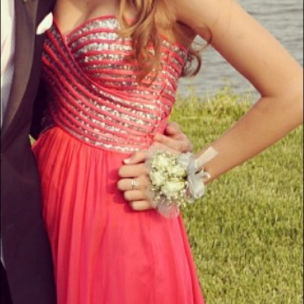 La Femme Strapless Gown. Prom Dress