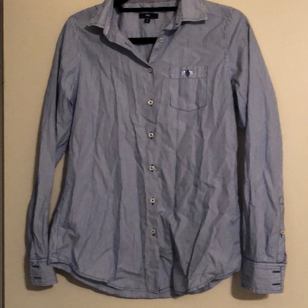 Beautiful Gap button down shirt