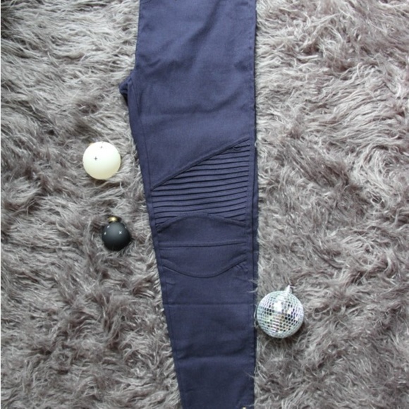 Plus-size navy moto leggings - Picture 3 of 3