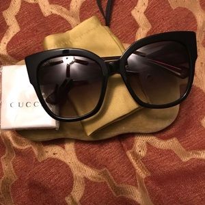 Gucci Shades GG0059S