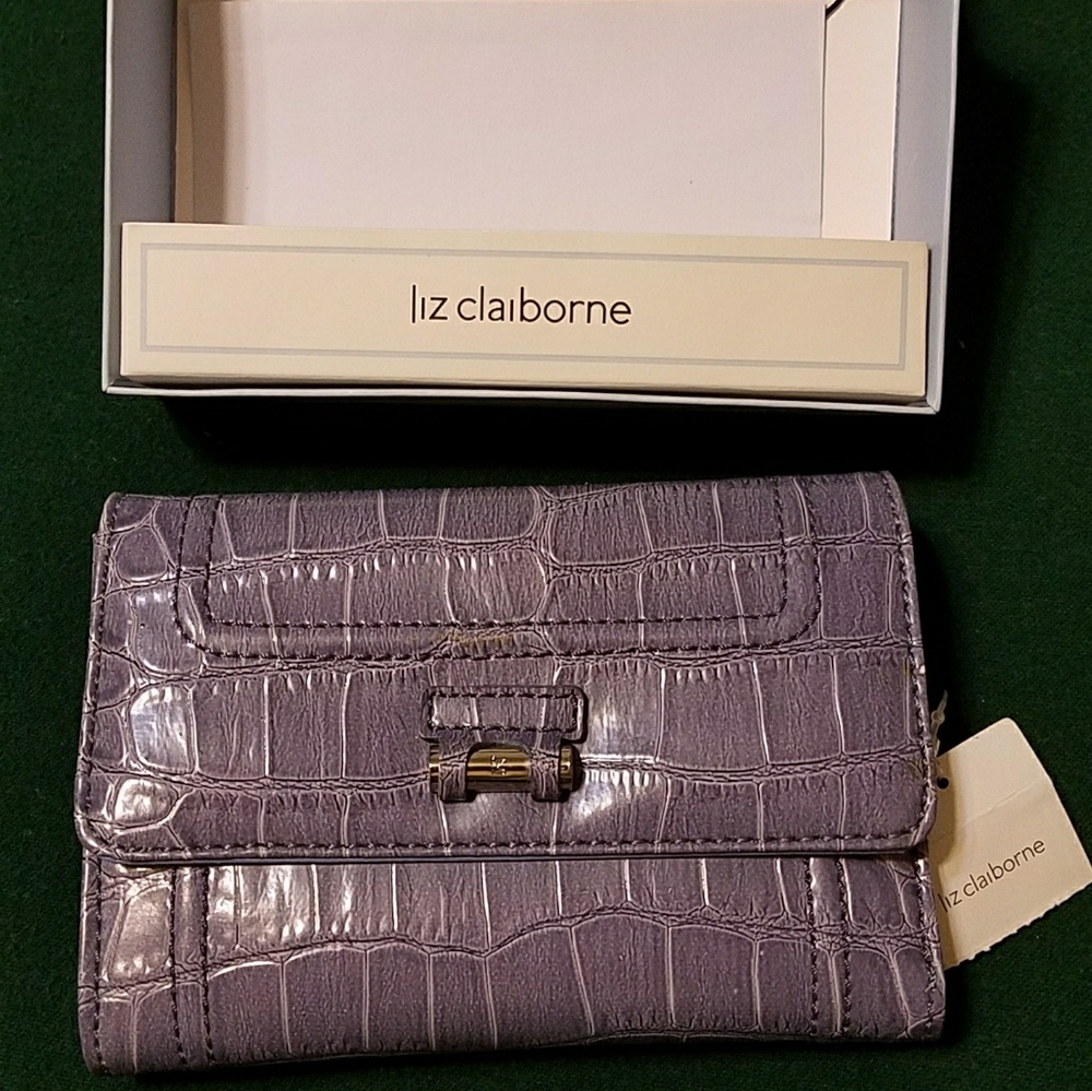 NWT,VINTAGE LIZ CLAIBORNE WALLET