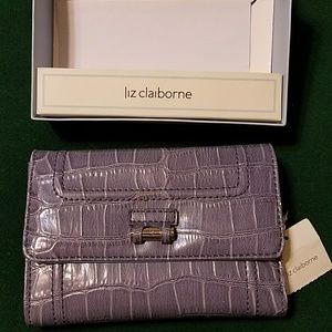 NWT,VINTAGE LIZ CLAIBORNE WALLET