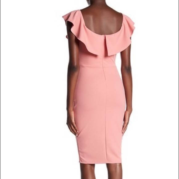 Gorgeous ruffle dress - Picture 2 of 6