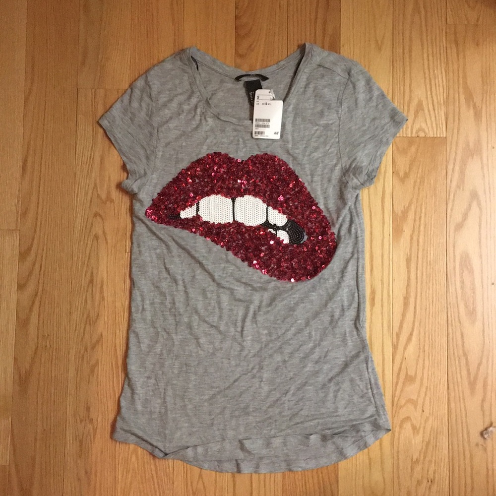 LAST DAY! NWT H&M Top