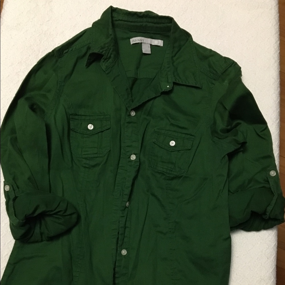 Green long or 3/4 sleeve button down shirt