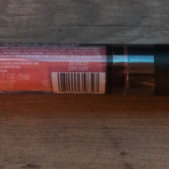 L.A girl matte lipstick - Picture 5 of 8