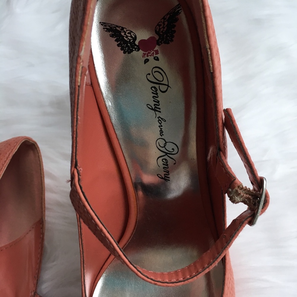 3 for $12! ❄️ Pink Snakeskin Platform Heels - Picture 5 of 5