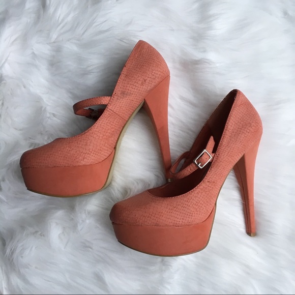 3 for $12! ❄️ Pink Snakeskin Platform Heels - Picture 2 of 5