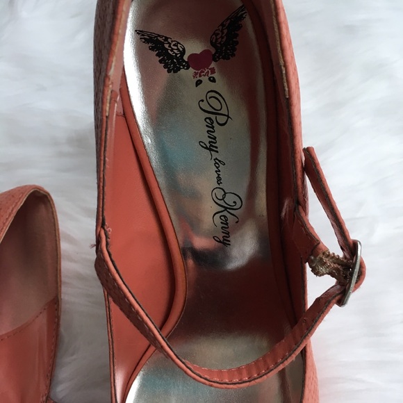 3 for $12! ❄️ Pink Snakeskin Platform Heels - Picture 5 of 5