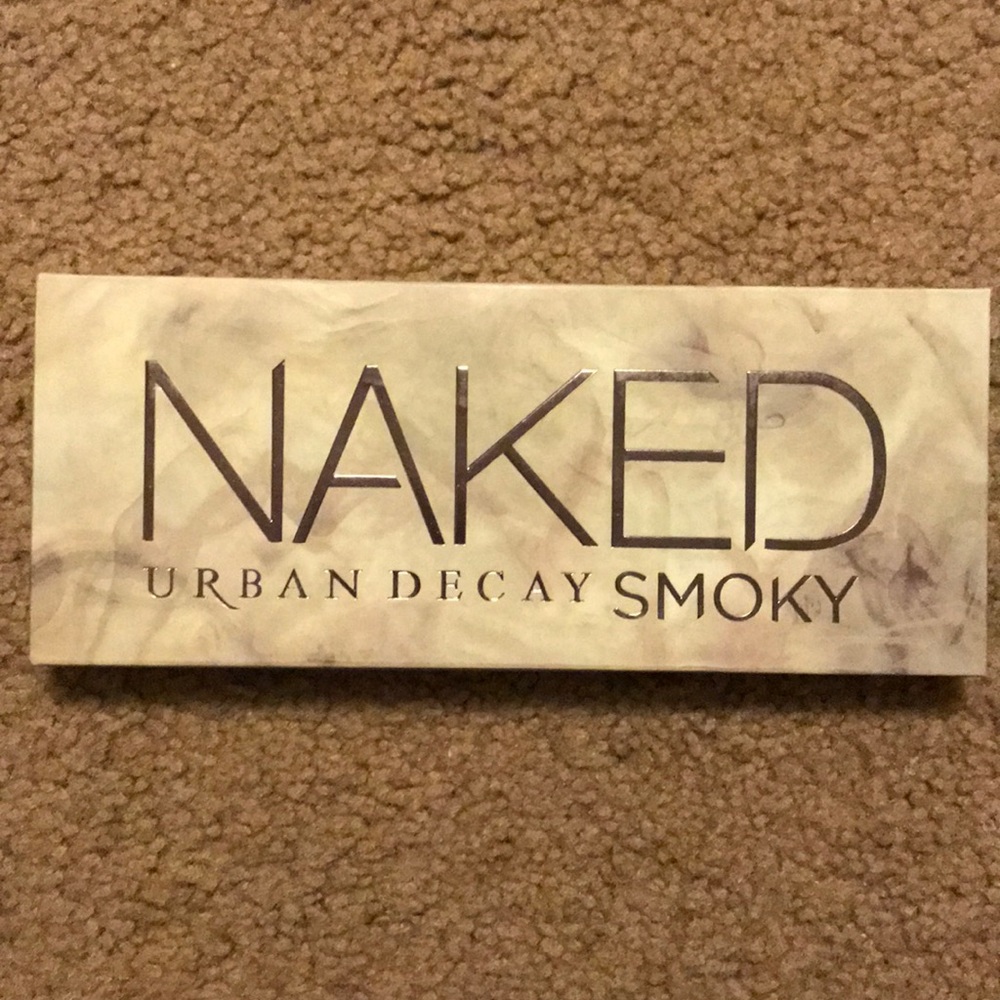 Eye shadow palette