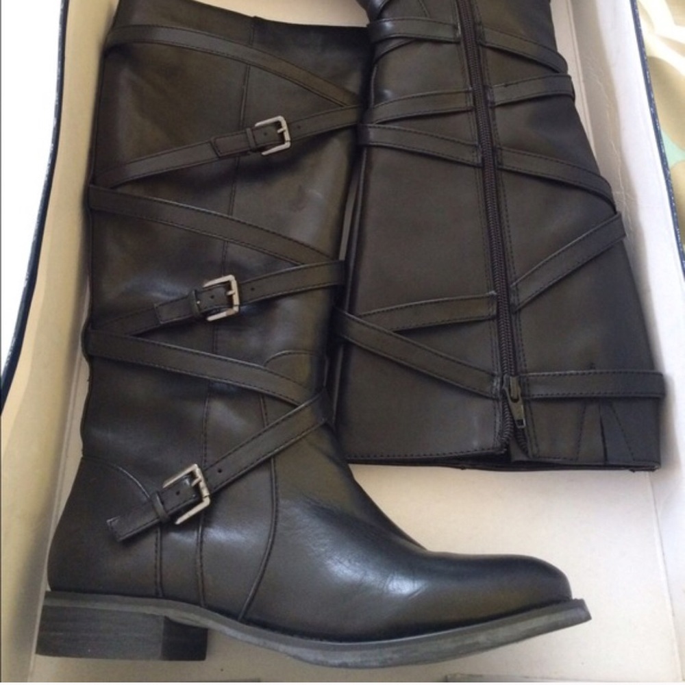 Arturo Chiang ridding boots