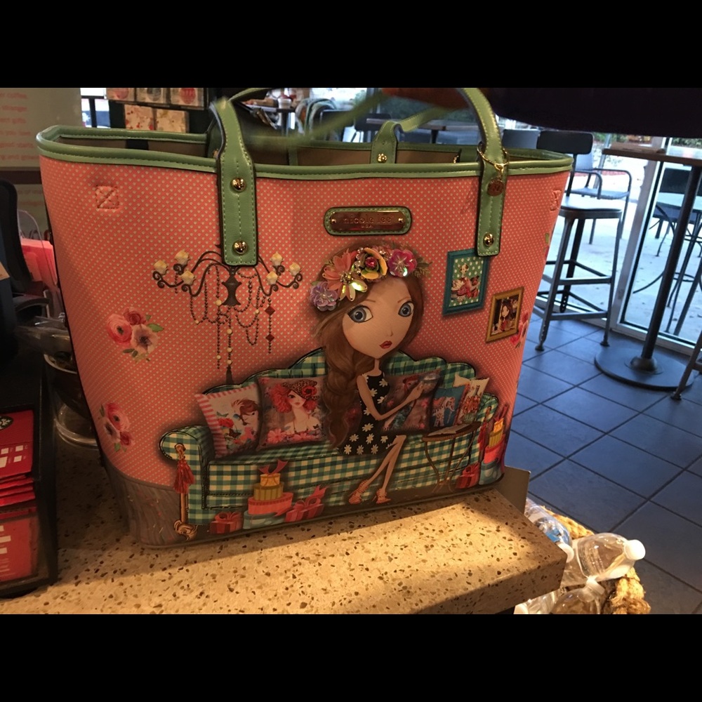 ISO this purse please