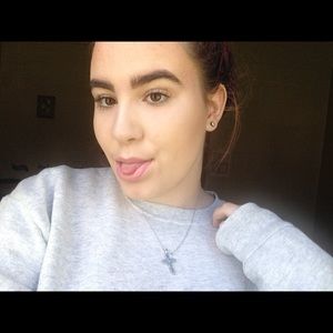 Meet your Posher, Rayne