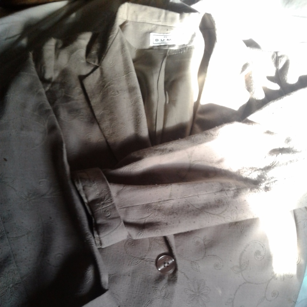 Super cute tan blazer with embroidery cute buttons