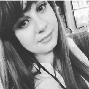 Meet your Posher, Cassandra