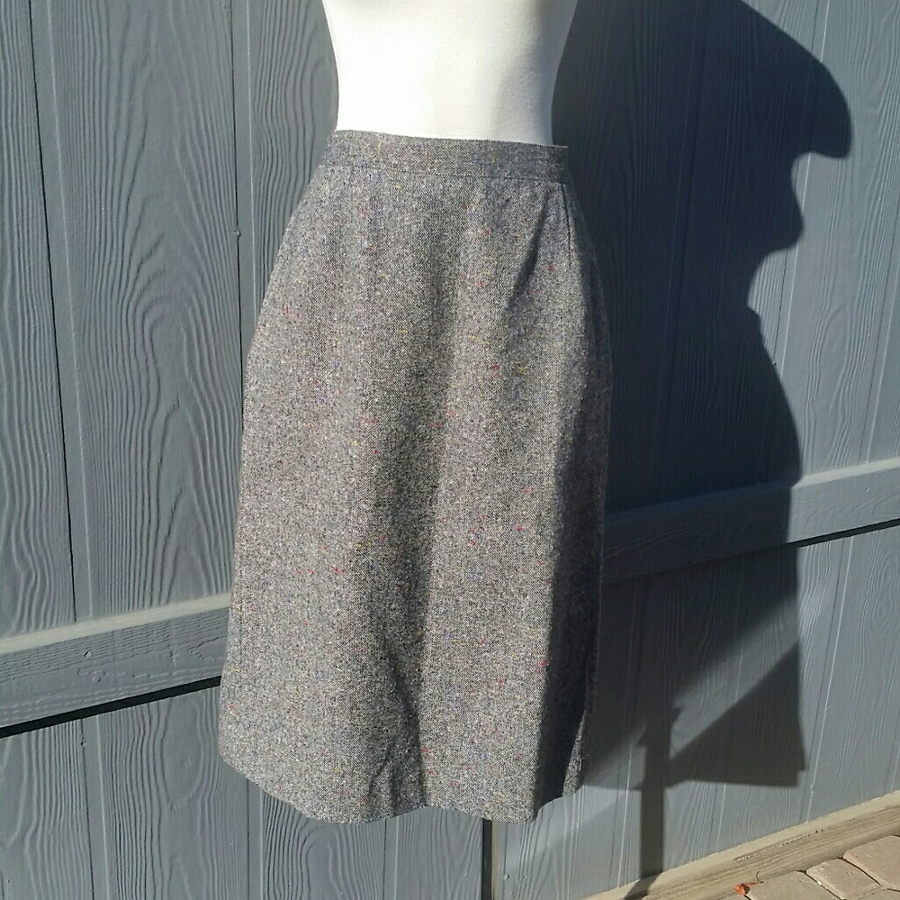 Haberdas Her skirt