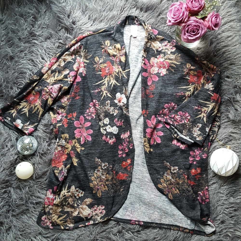 Cozy dolman-sleeve winter floral cardigan