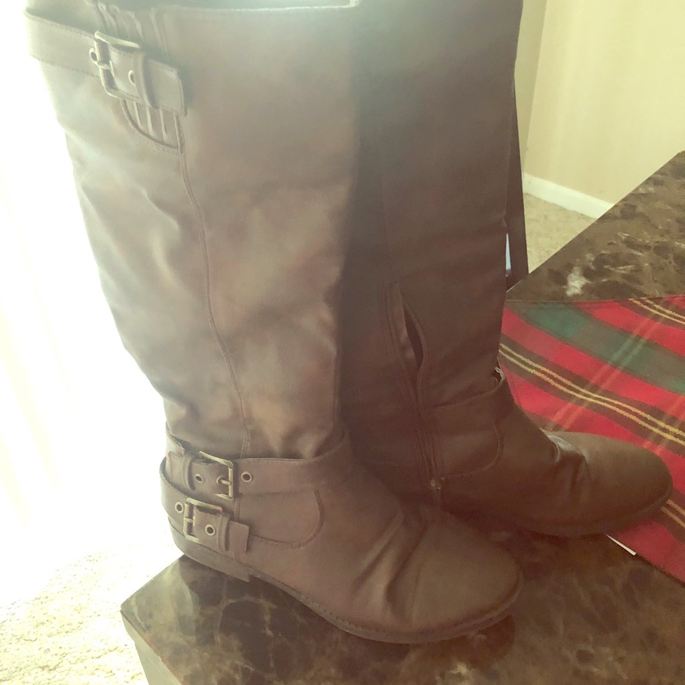 Women’s Brown Riding Boots!!