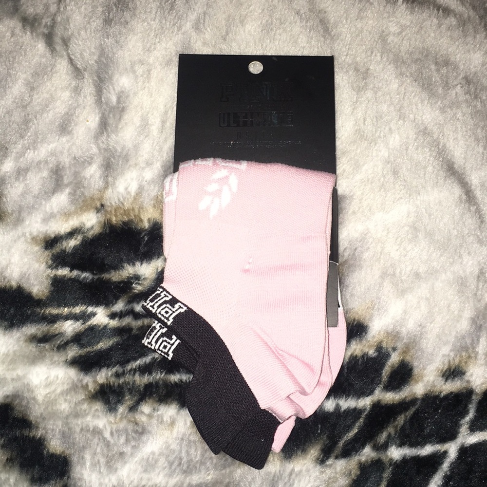 PINK low show socks