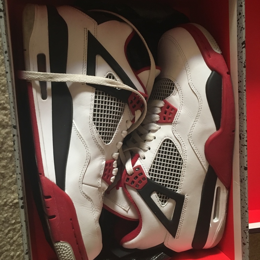 Air jordan 4 retro. Red/ white