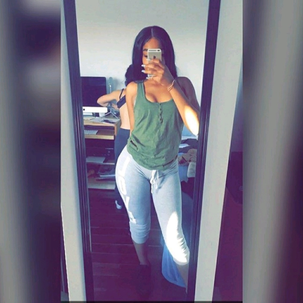 Meet your Posher, Larraya