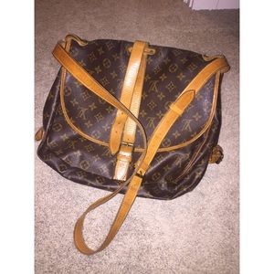 💯 Auth LV Samuar 35 crossbody