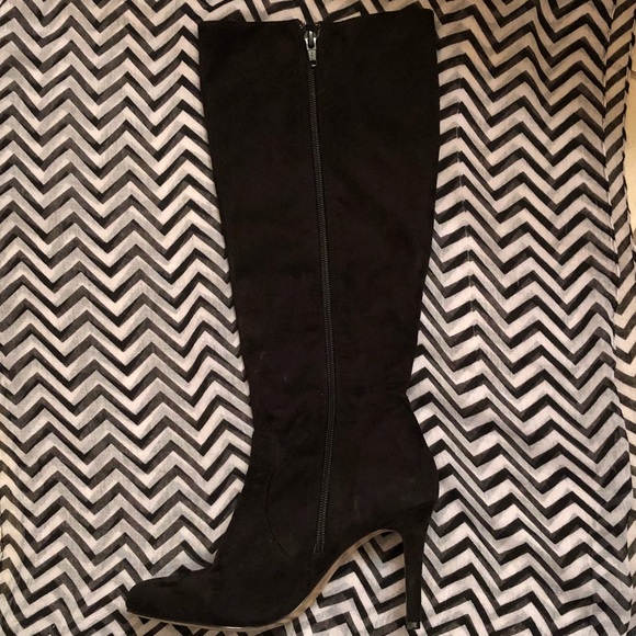 Size 7 Ann Taylor velvet boots - Picture 2 of 5