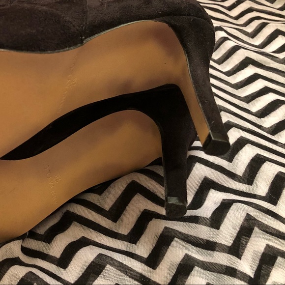 Size 7 Ann Taylor velvet boots - Picture 4 of 5
