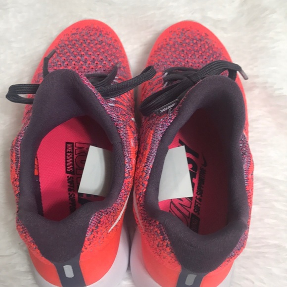 Nike Women's LunarEpic Low Flyknit 2 Running - Picture 5 of 6